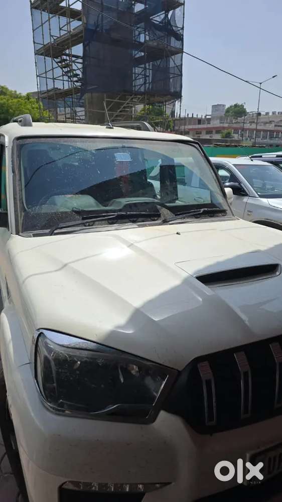Mahindra Scorpio Class S11