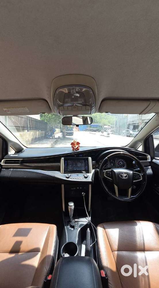 Toyota Innova Crysta 2.8 Zx At 7 Seater, 2016, Diesel