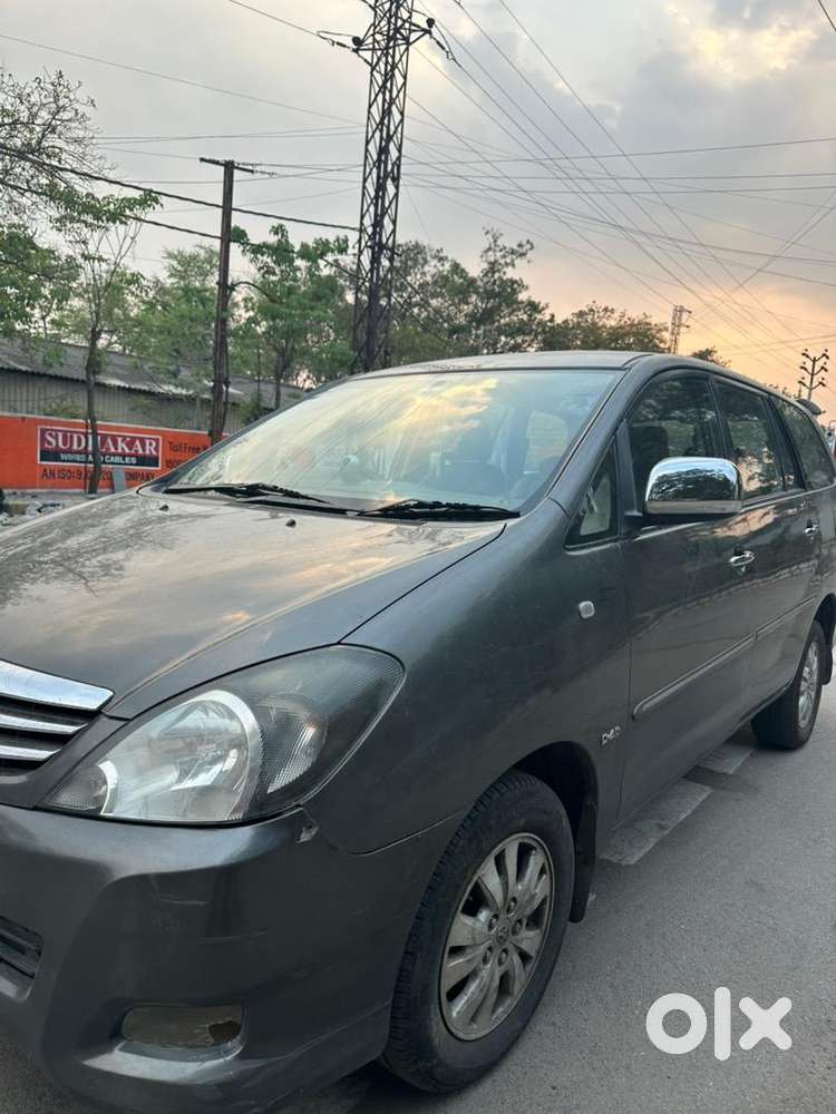 Toyota Innova 2011 Diesel Well Maintained