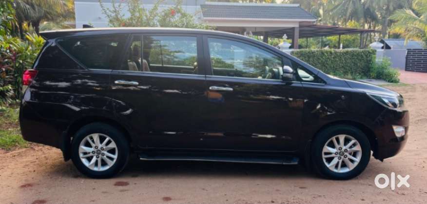Toyota Innova Crysta 2.7 V, 2017, Diesel