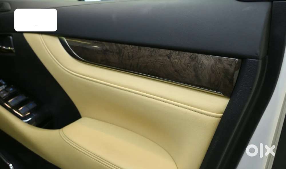 Toyota Vellfire, 2023, Petrol