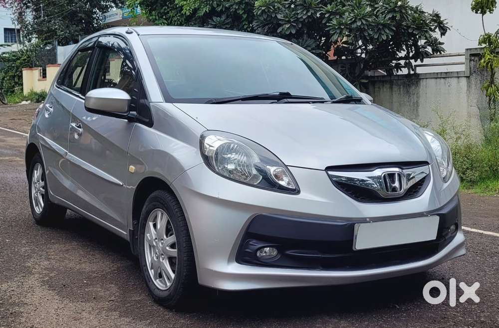 Honda Brio V Mt, 2011, Petrol