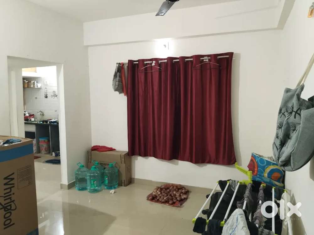 1 BHK flat khodiyar colony crystal moll family bachelor alavud car par