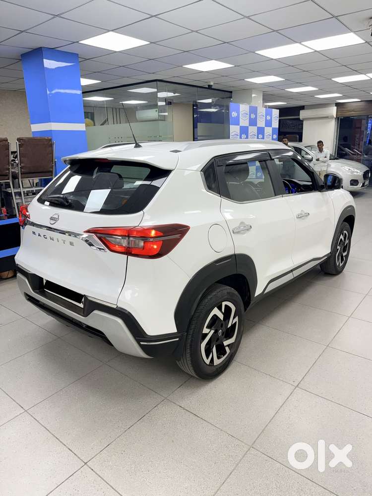 Nissan Magnite 1.0 Xv Premium, 2021, Petrol