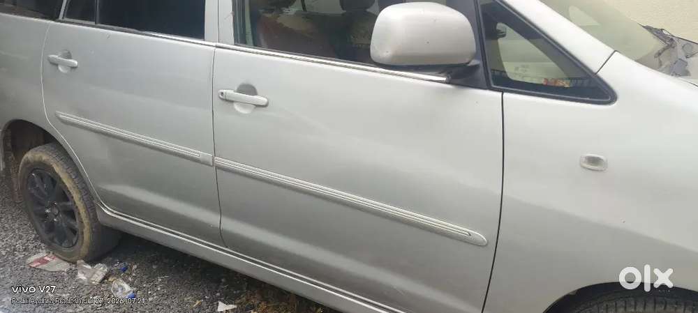 Toyota Innova 2012 Diesel 290000 Km Driven