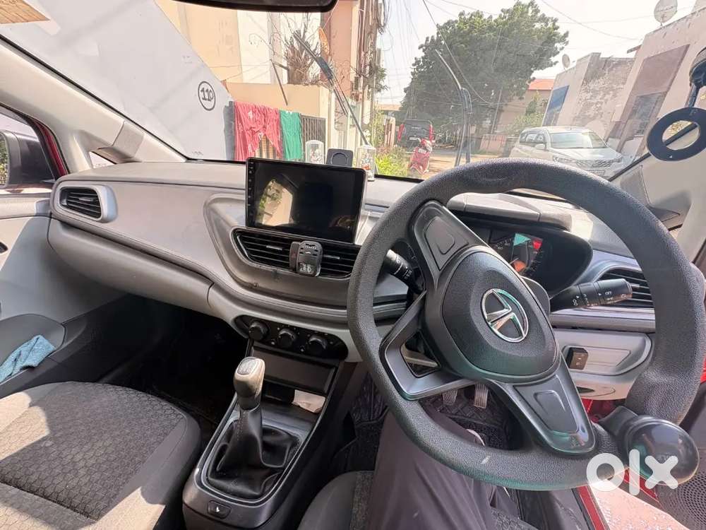 Tata Altroz Xe 2021