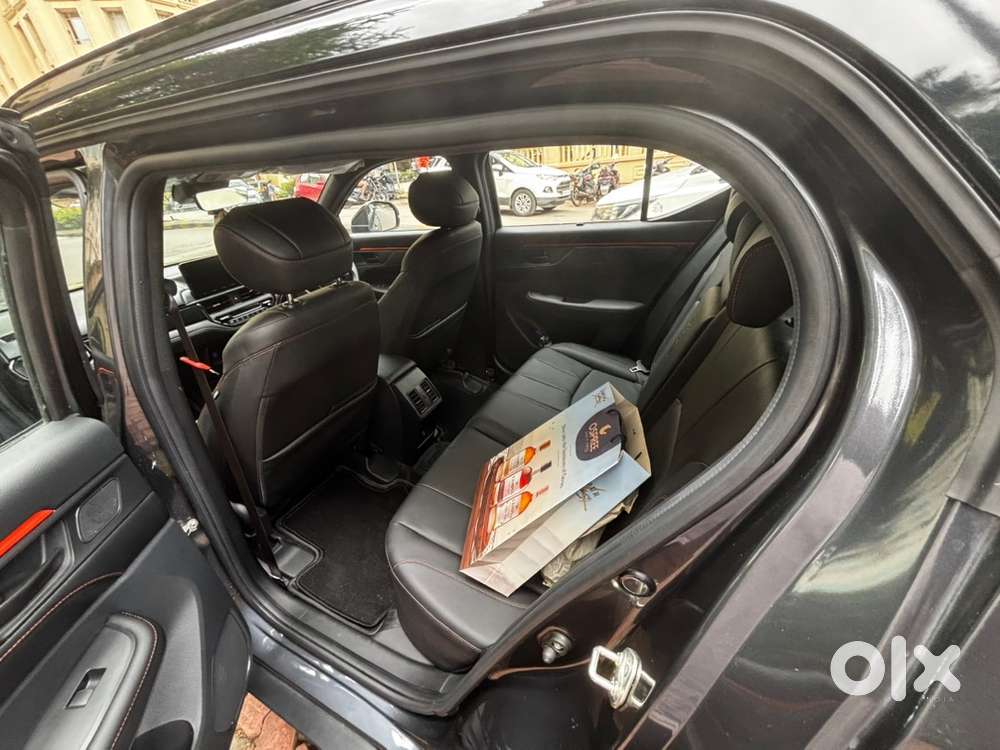 Honda Elevate Adv Edition | Jan 2026 | 2200 Km | Sunroof | Single Owne