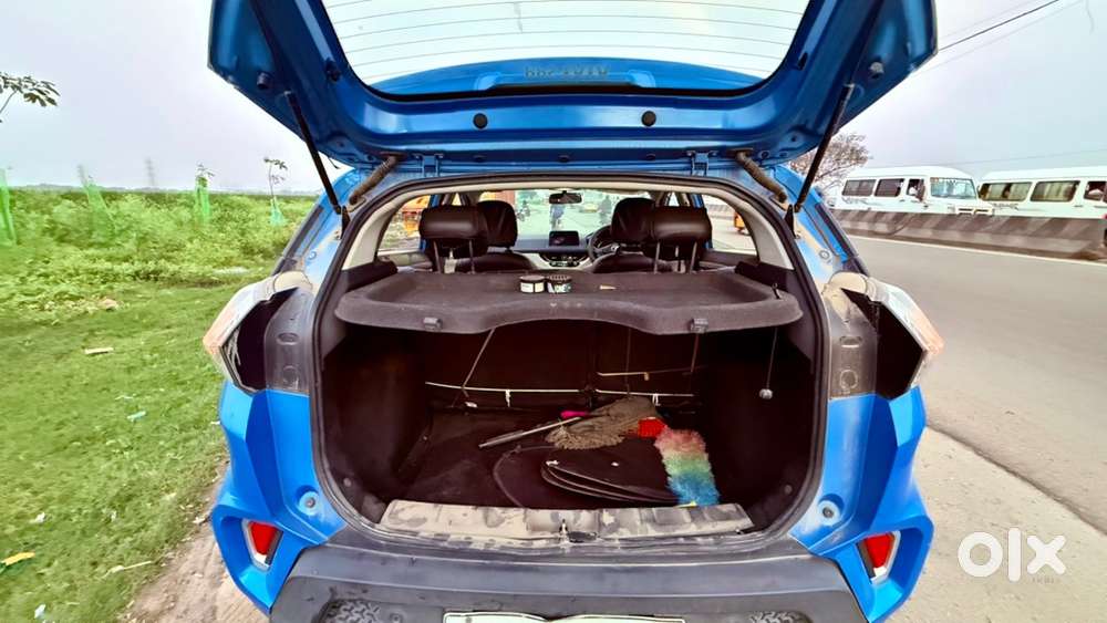 Tata Nexon 2020 Top End Petrol Automatic 32000km Gud Condition 1stowne