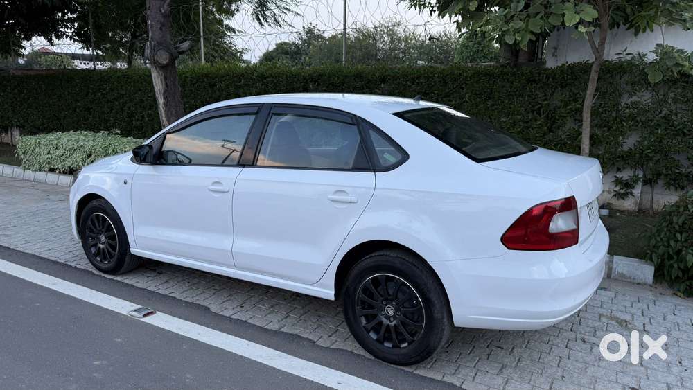 Skoda Rapid 1.5 Tdi At Elegance Black Package, 2014, Diesel