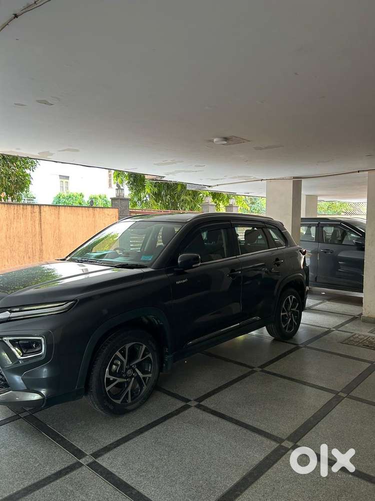 Toyota Urban Cruiser Hyryder 2024 Petrol Well Maintained
