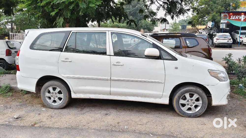 Toyota Innova 2012 Diesel Well Maintained