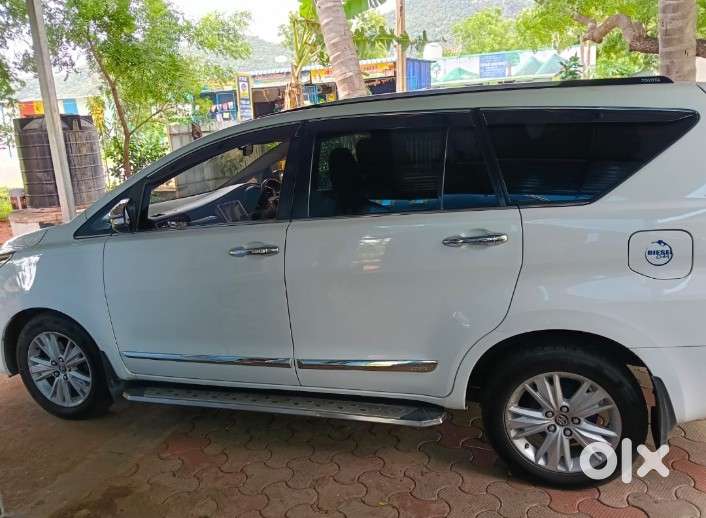 Toyota Innova Crysta 2.5z, 2016, Diesel