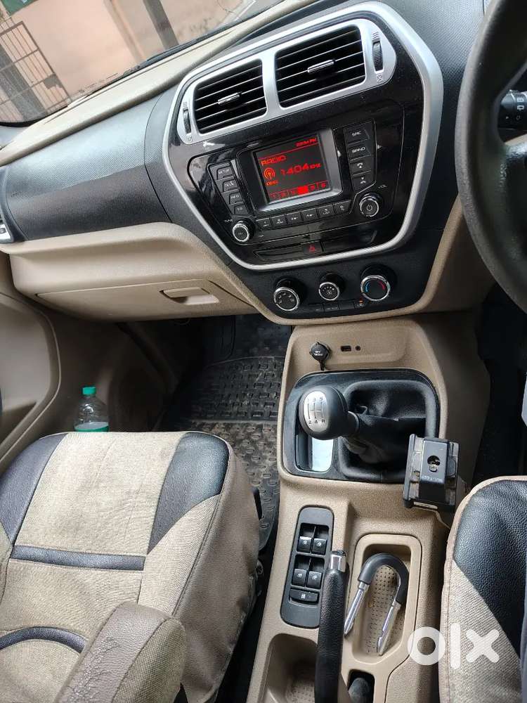 Mahindra Tuv 300 2017 Variant