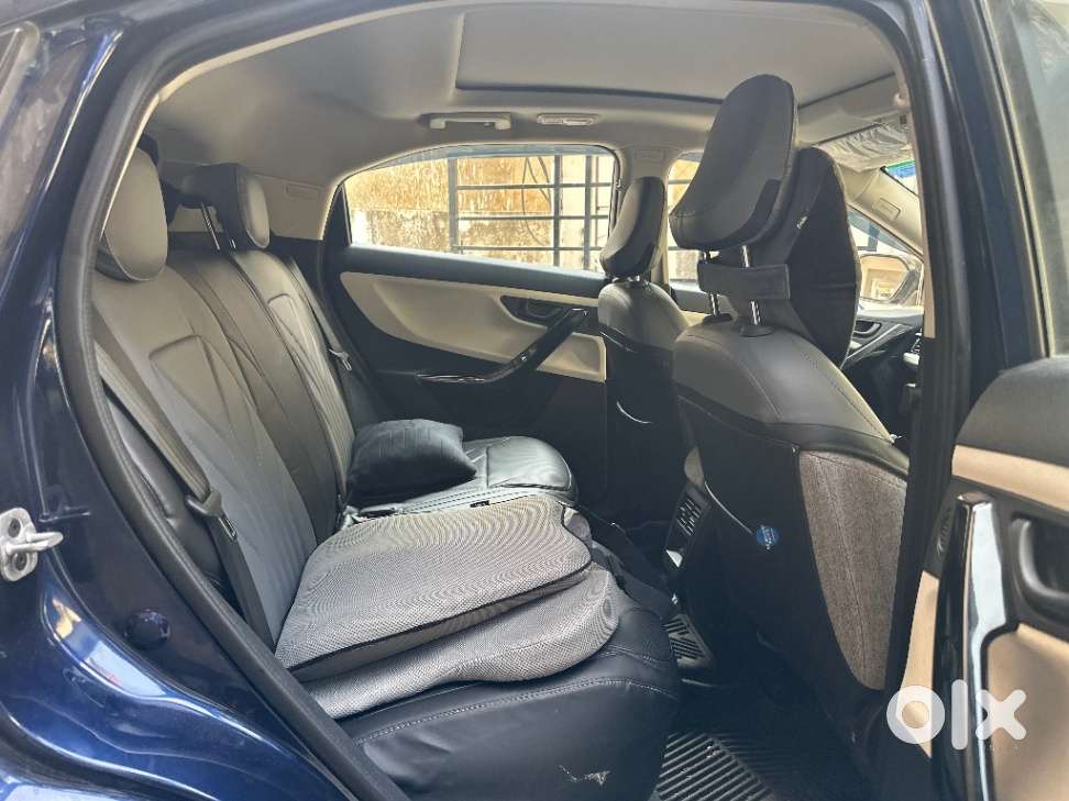 Tata Curvv Creative Plus S 1.2 Revotron Petrol 7dca, 2025, Petrol