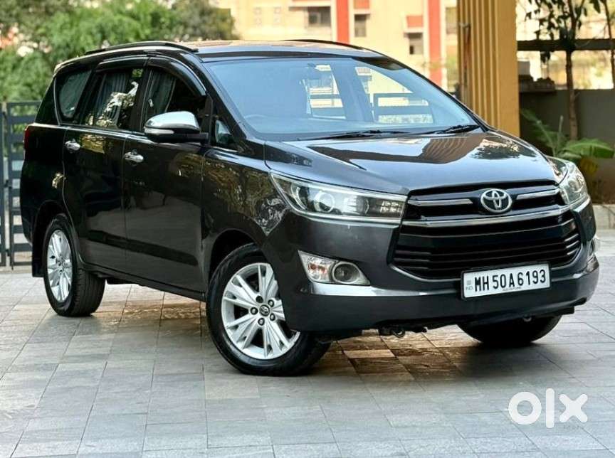Toyota Innova Crysta 2.8 Zx At 7 Seater, 2016, Diesel