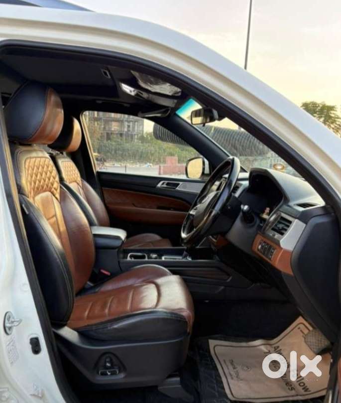 Mahindra Alturas G4 4wd At, 2018, Diesel