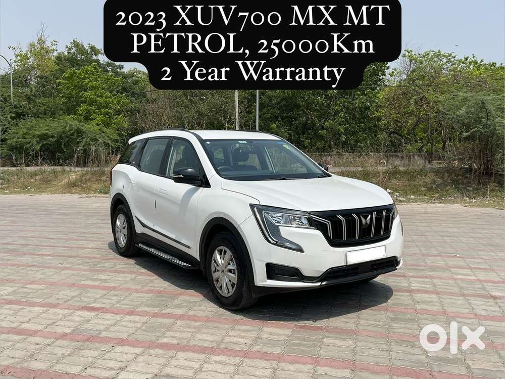 Mahindra Xuv700 Mx Petrol Mt 5 Str (e), 2023, Petrol