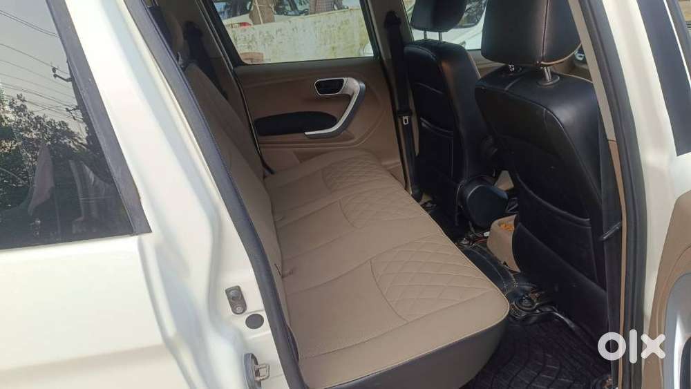 Mahindra Tuv 300 T10, 2018, Diesel