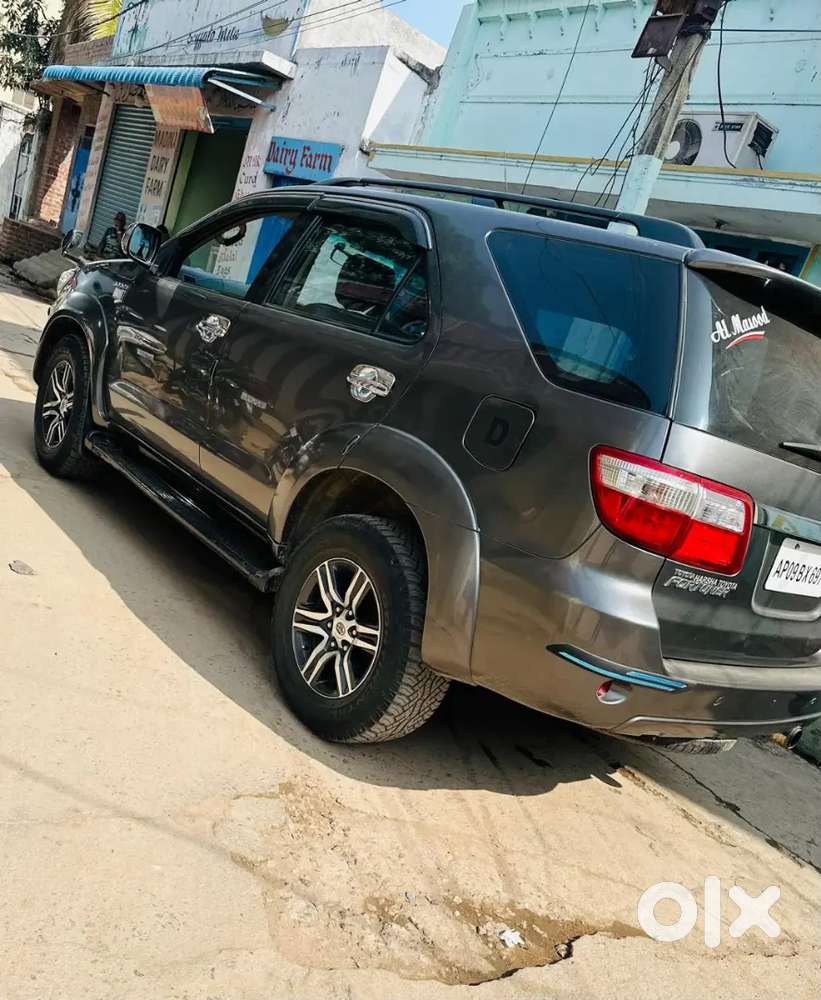 Toyota Fortuner Legender 2010 Km Driven