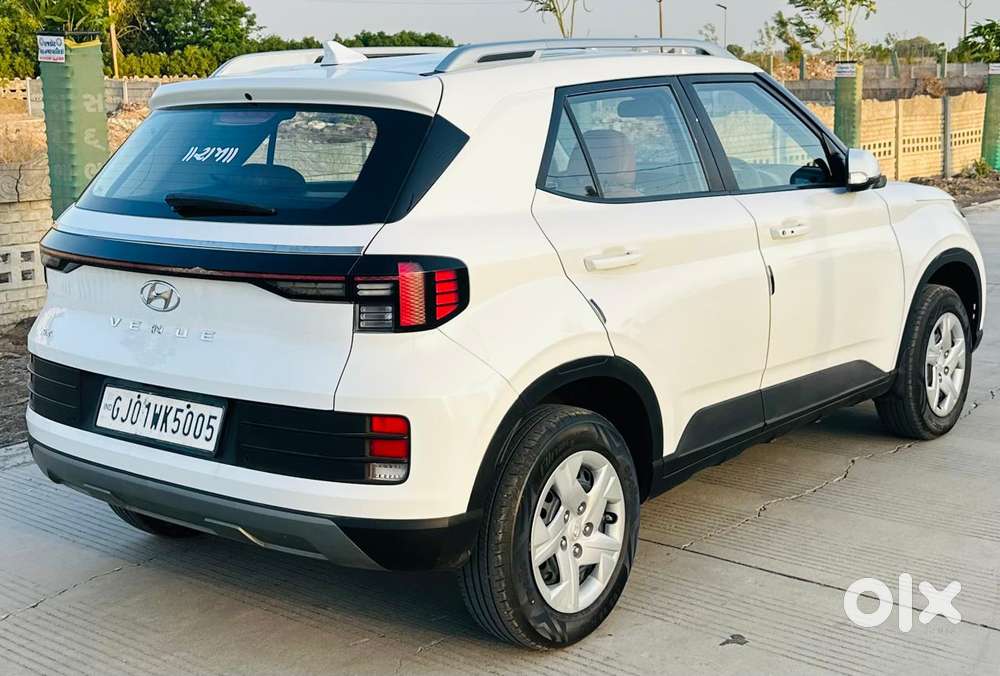 Hyundai Verna 1.5 Sx Petrol Mt, 2023, Petrol