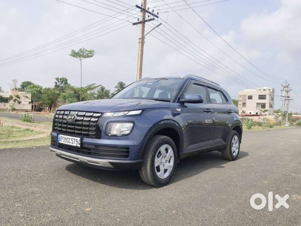 Hyundai Venue 1.2 S (o), 2023, Petrol