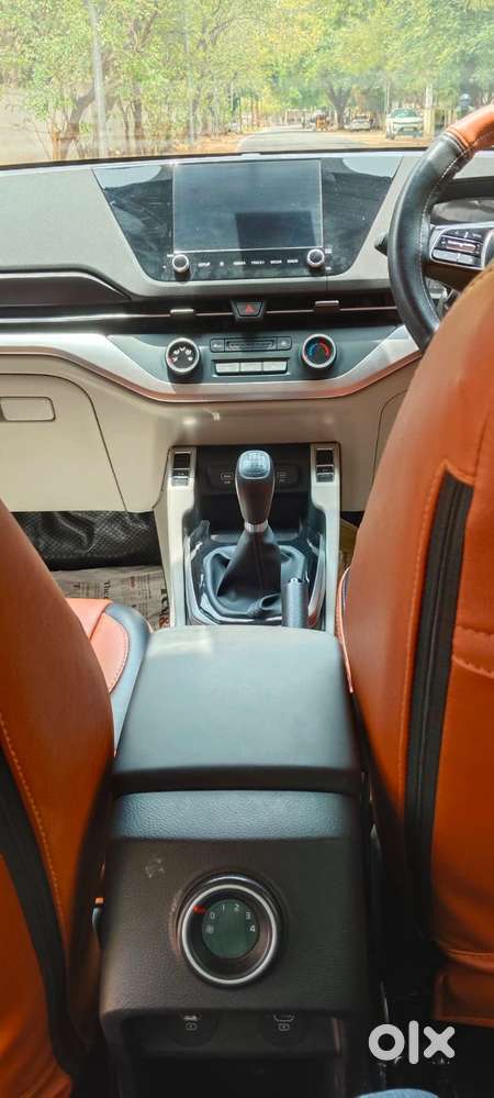 Kia Carens 1.5 Prestige 7 Str, 2024, Petrol