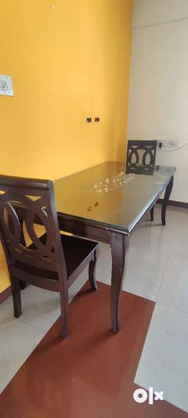 4 Seater Dining Table in Bengaluru Free classifieds in Bengaluru