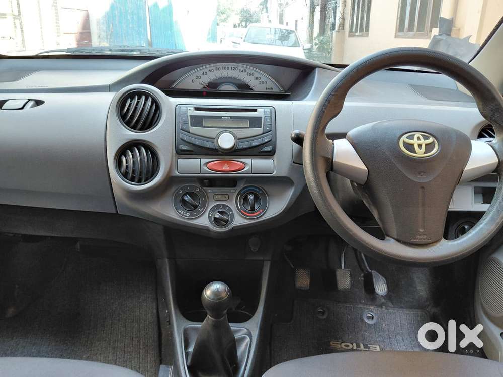 Toyota Etios Liva 2011-2012 G, 2011, Petrol