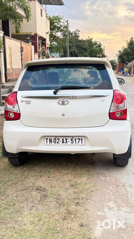 Toyota Etios Liva V- Manual 2013
