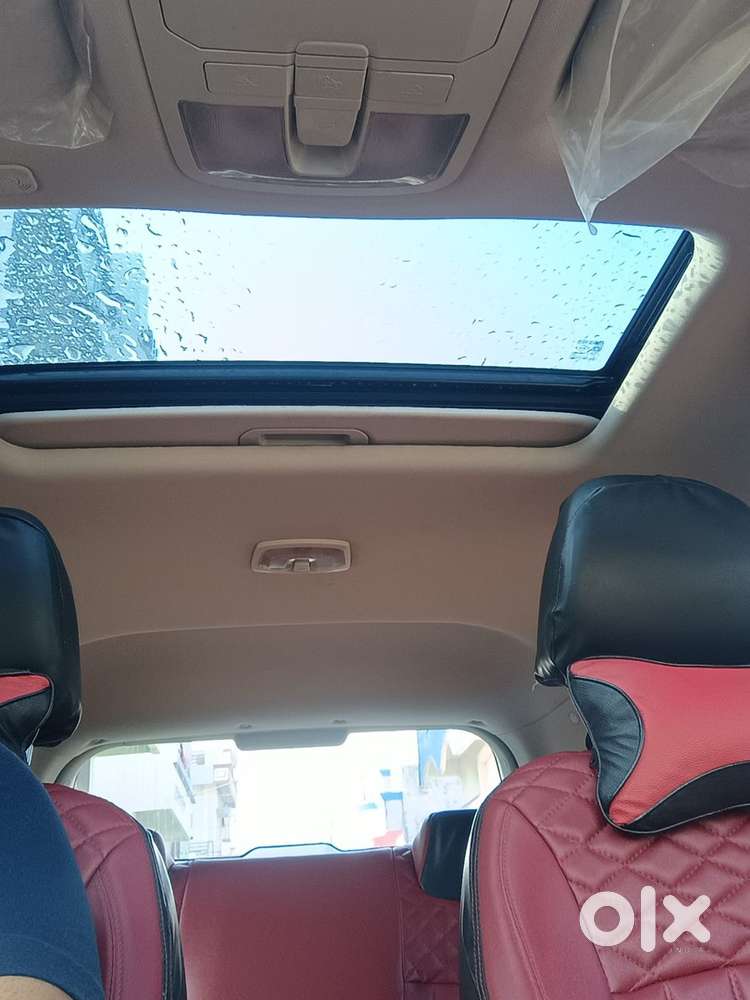 Mahindra Xuv300 2023 Petrol Well Maintained