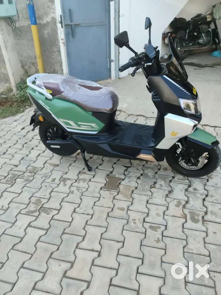 Elesco Electric Scooter only 3 days old