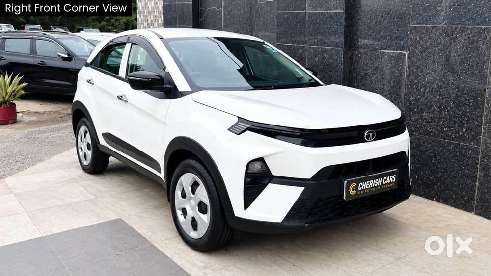 Tata Nexon Smart Plus1.2 Revotron Petrol 5 Mt, 2025, Cng & Hybrids