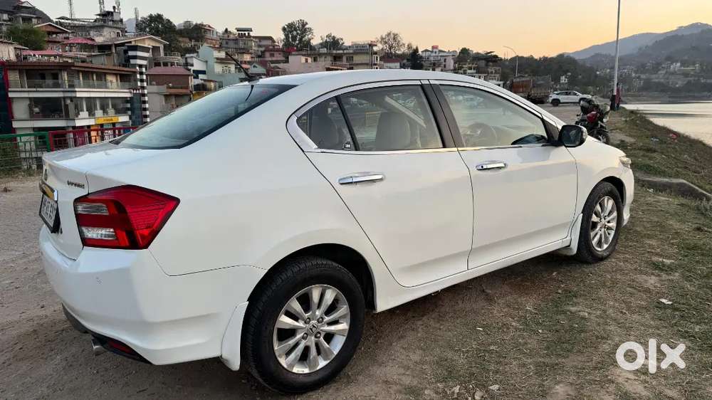 Honda City 2013 Petrol Well Maintained With Sunroof
