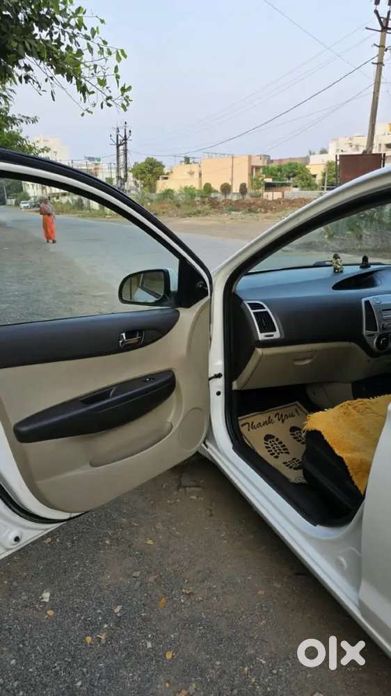 Hyundai I20 Magna 2012 | Petrol + Cng | White | Manual