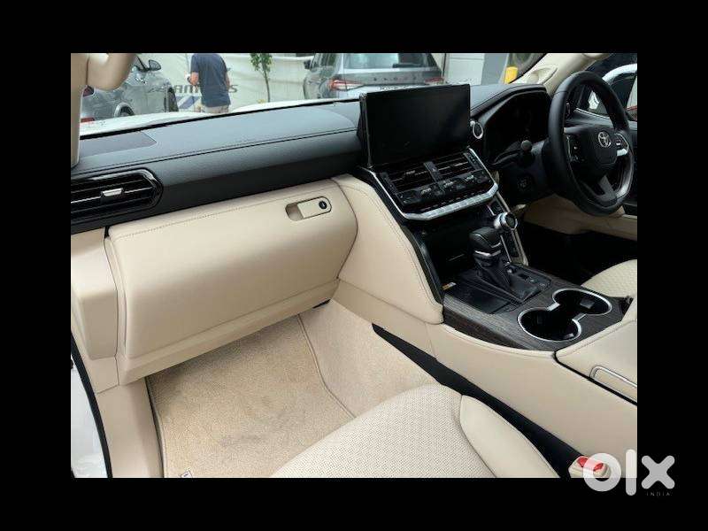 Toyota Land Cruiser Vx Premium, 2025, Diesel