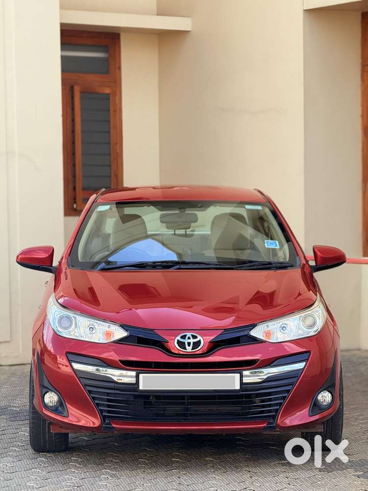 Toyota Yaris J Cvt, 2018, Petrol