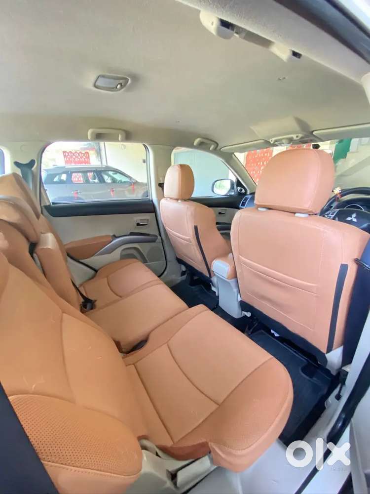 Mitsubishi Outlander Petrol 2011