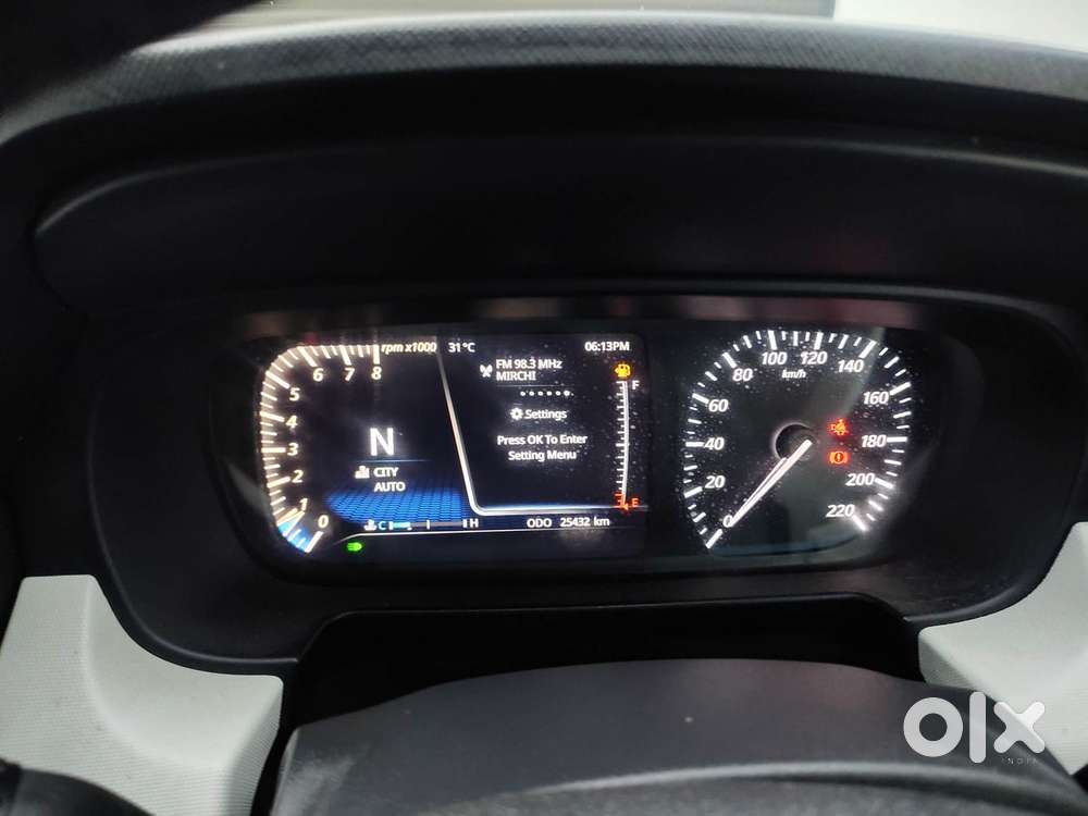 Tata Punch 1.2 Revotron Creative Amt Dual Tone, 2024, Petrol
