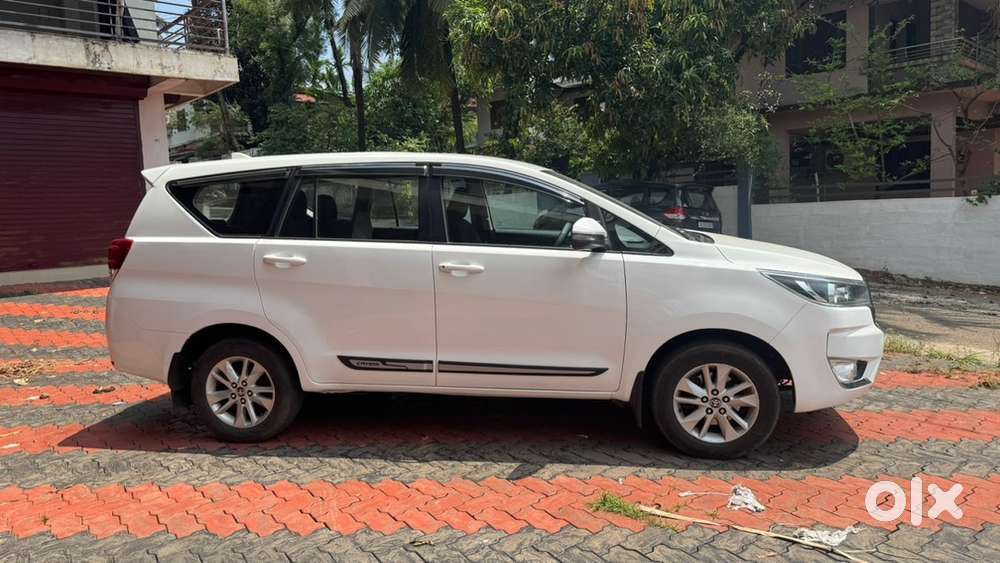 Toyota Innova Crysta 2017