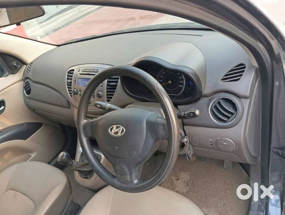 Hyundai I10 Sportz, 2015, Petrol