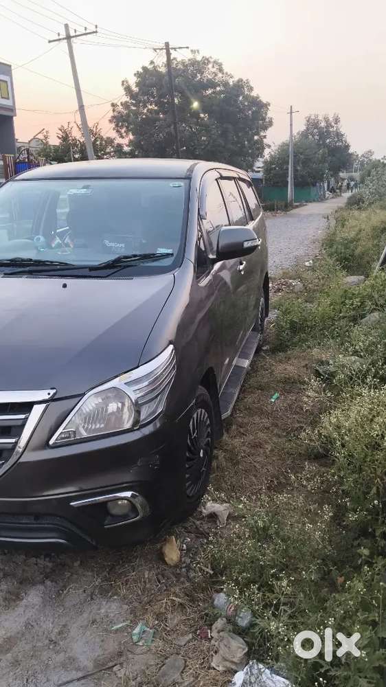 Toyota Innova 2.5g  2011