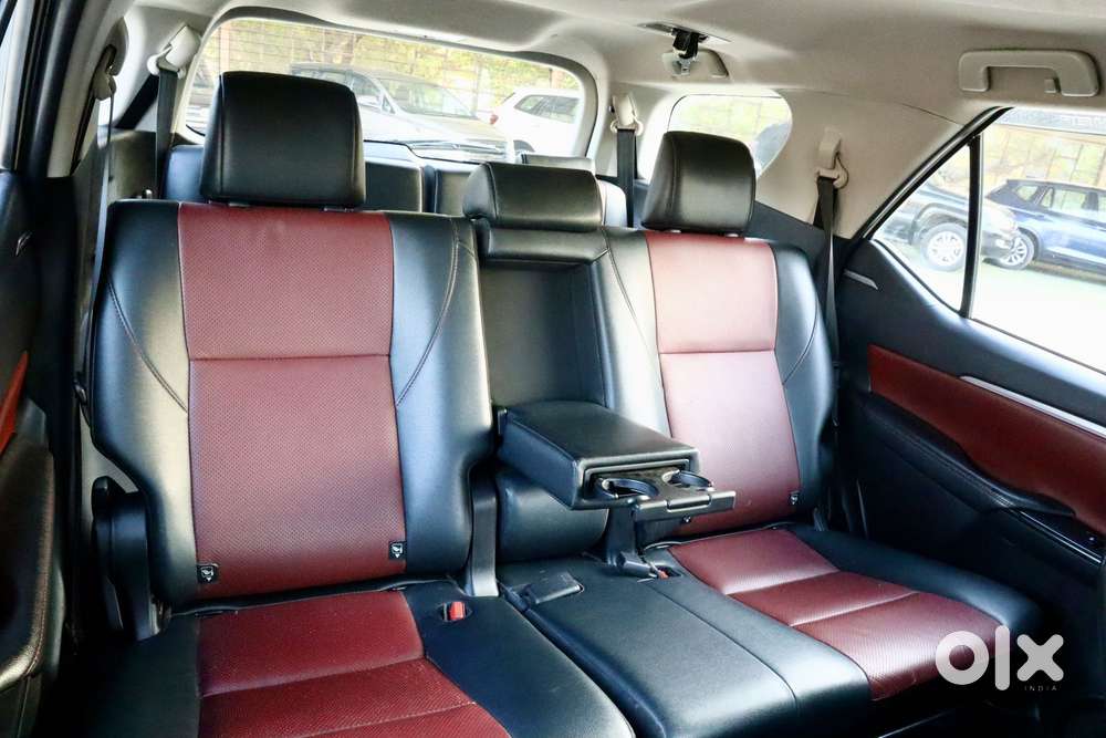 Toyota Fortuner Legender