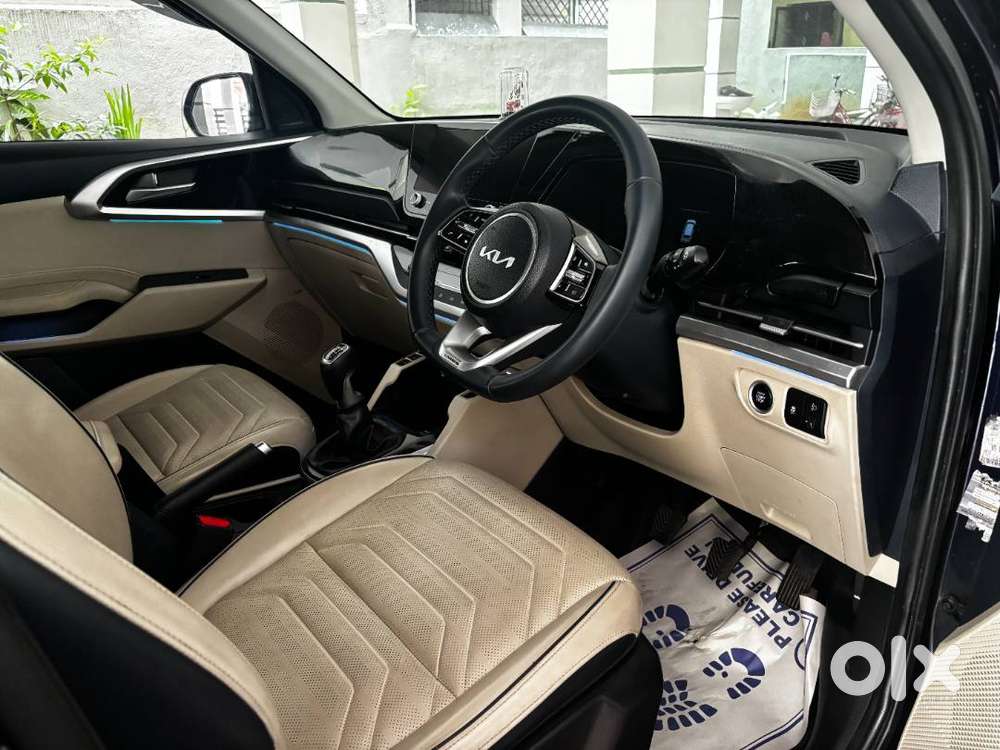 Kia Caresn Top Model Luxury Plus For Sale - Excellent Condition