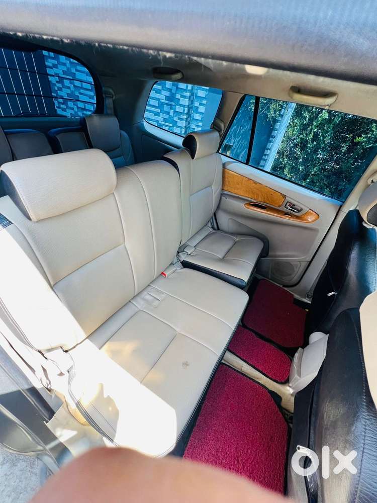 Toyota Innova 2004-2011 2.5 V Diesel 8-seater, 2011, Diesel