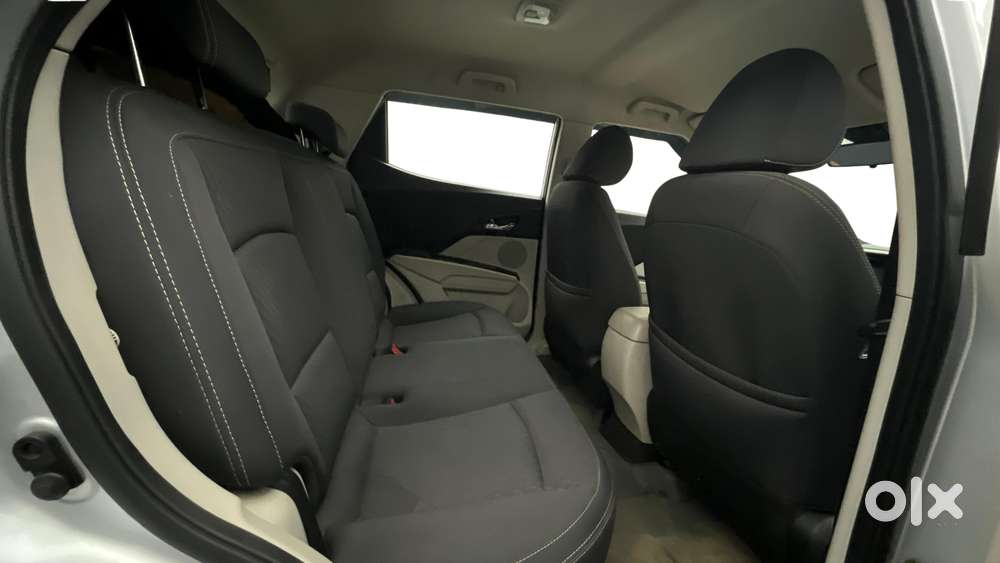 Mahindra Xuv300 W8, 2022, Petrol