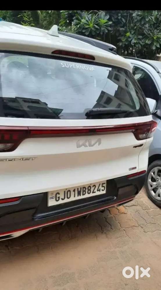 Kia Sonet Dct Fully Automatic Petrol White Color Fixed Price