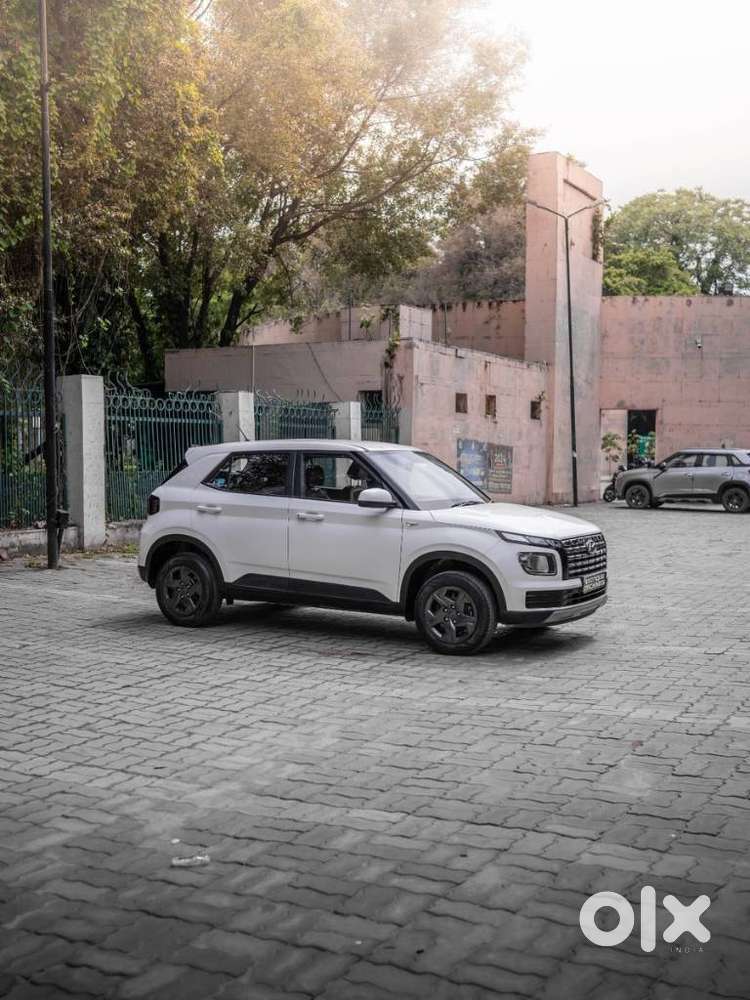 Hyundai Venue E, 2024, Petrol