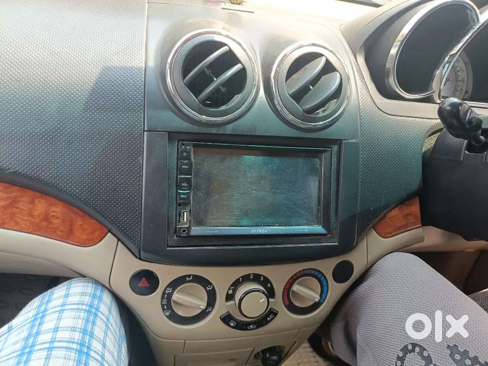 Chevrolet Aveo 2011 Petrol 80000 Km Driven