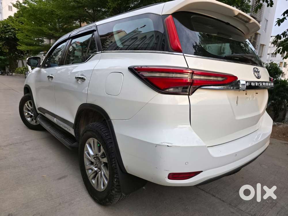 Toyota Fortuner 2.8 Legender 4x4, 2022, Diesel