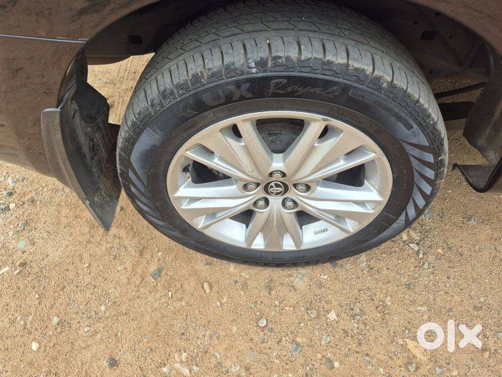 Toyota Innova Crysta 2.8z Automatic, 2016, Diesel